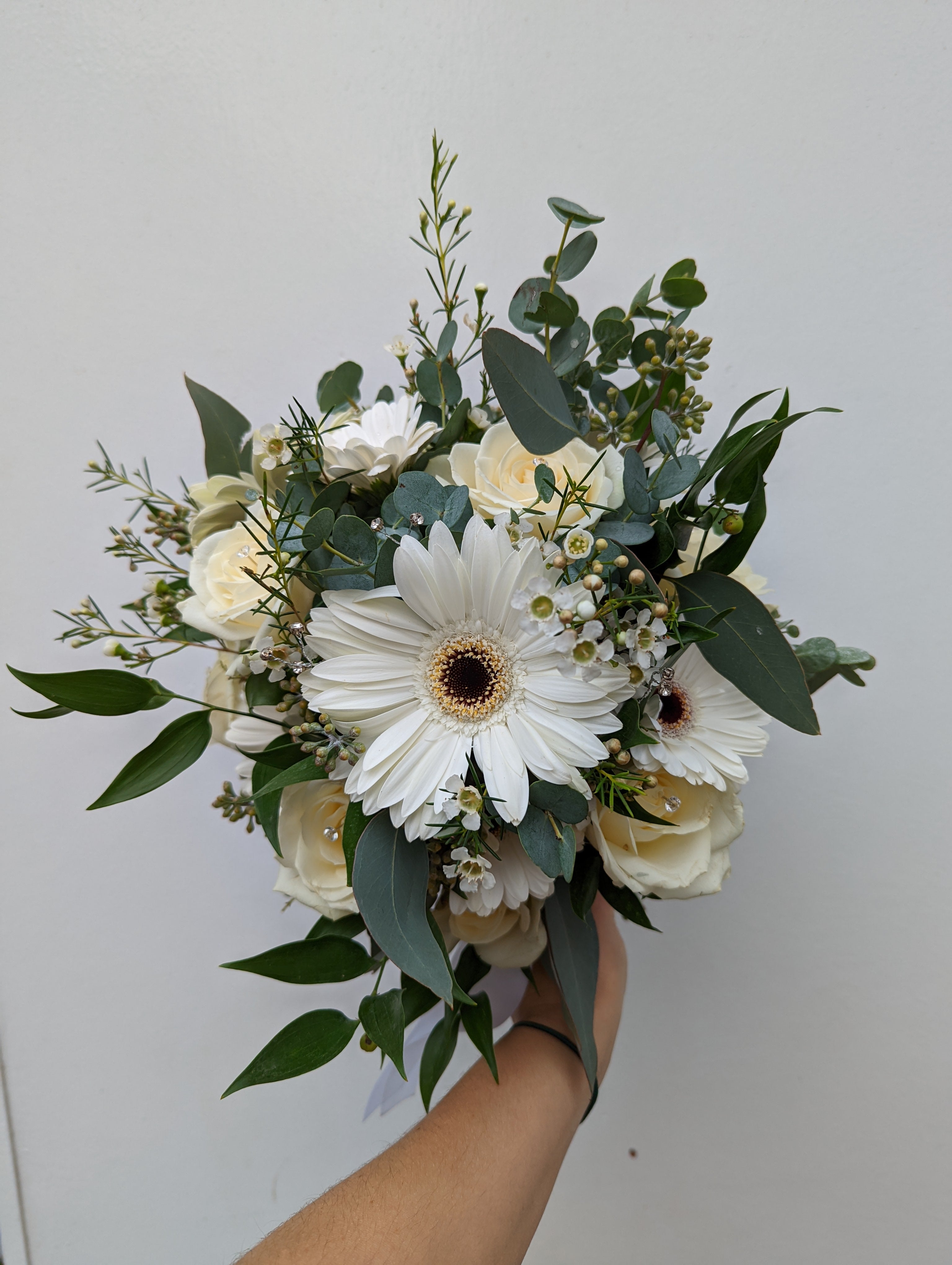 White Gerbera & Rose Wedding Flowers – Les Fleurs Florist